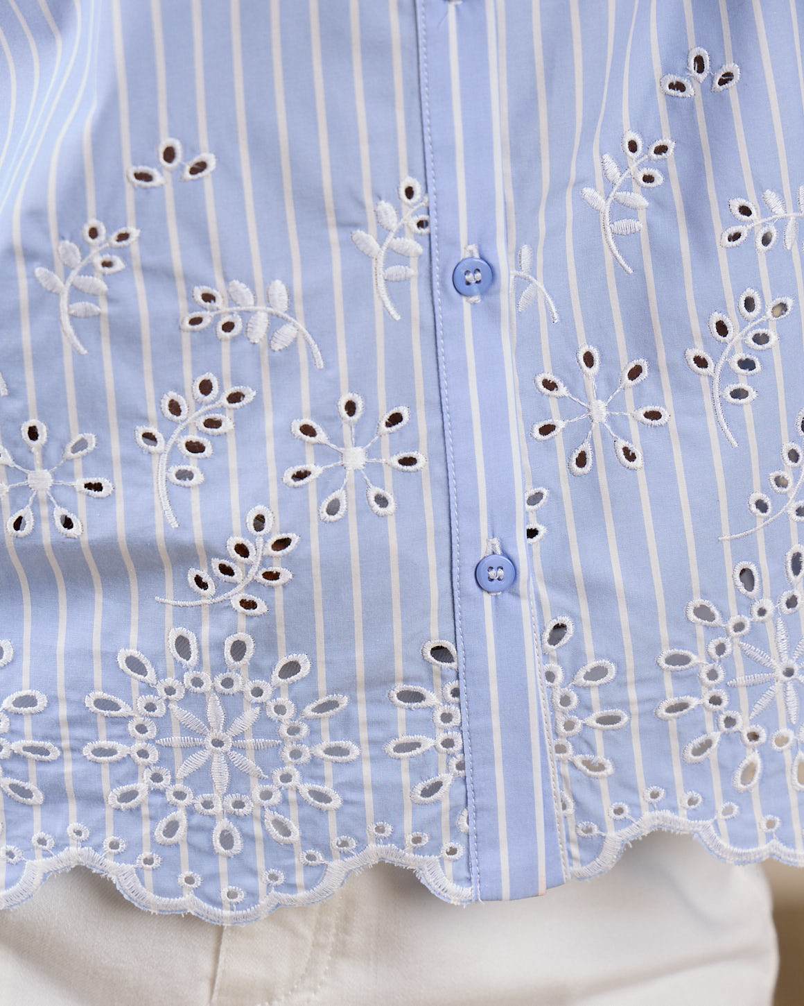 Chemise broderies Gillia - Image 4