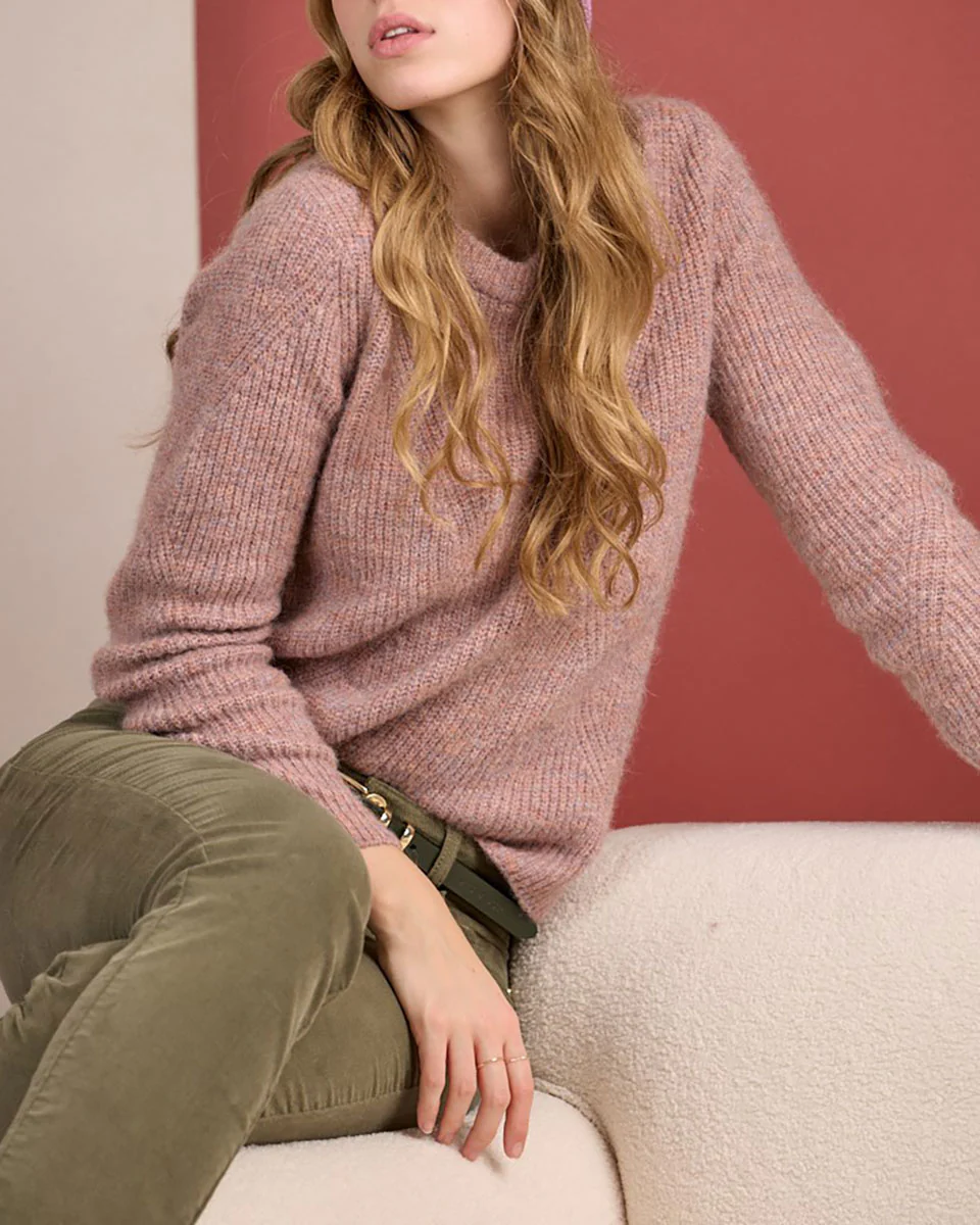Pull aux détails ajourés - Image 5