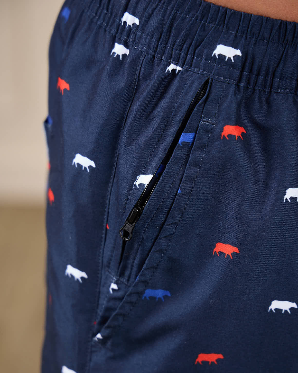 Short de bain imprimé petites vaches - Image 3